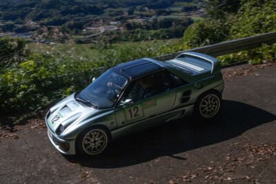 2024年シーズンの最終戦第59回男女川ラリーには、マツダが生み出した稀有な軽自動車のスポーツカー、ガルウィングのドアで有名なAZ-1の姿も