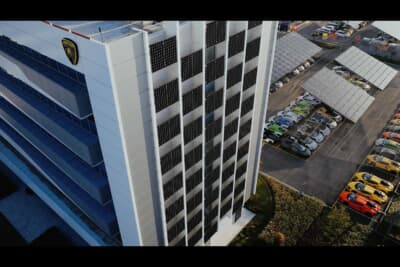 2025年、ランボルギーニはサンタアガタ・ボロネーゼの生産拠点におけるオンバランス・カーボンニュートラル認証取得から10周年を迎える