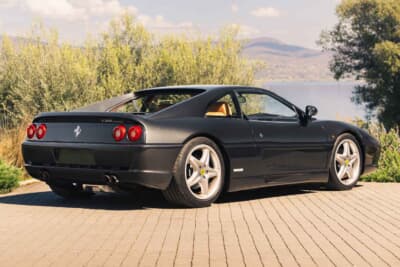 16万6750ユーロ（邦貨換算約2740万円）で落札されたフェラーリ「F355」（C）Courtesy of RM Sotheby's