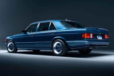 メルセデス・ベンツ「500SEL 5.0 AMG ブルーベリー」（C）Courtesy of RM Sotheby's