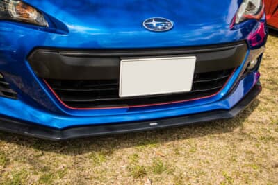 スバル BRZ：STIのフロントスポイラーやサイドスポイラーが装着されていた