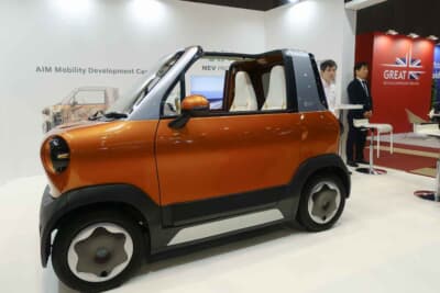 AIM EVM：ボディパネルも鉄板である。樹脂を使うよりも安くできるそうだ