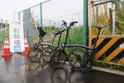 常吉大橋公園あたりから万博会場までは「P Line」（写真右）に試乗