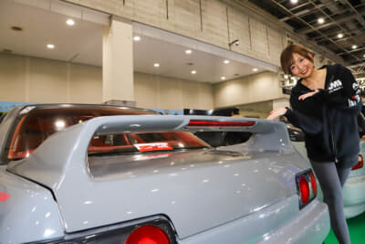 日産 R32型 スカイライン：純正オプションのような仕上がりのリアスポイラーは日産 R33型スカイライン タイプMを流用