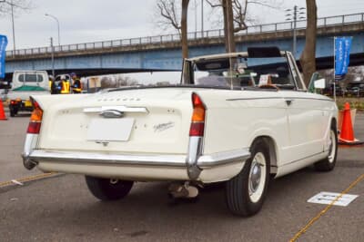 トライアンフ ヴィテス コンバーチブル：コンバーチブルともなればほかのイベントでもなかなか目にする機会は少ない