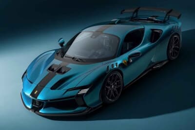 ノビテック SF90XX：レーシングルックをさらに際立たせる、左右のノビテック製露出構造のカーボンカバーが備えられたサイドミラー