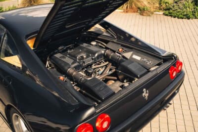 16万6750ユーロ（邦貨換算約2740万円）で落札されたフェラーリ「F355」（C）Courtesy of RM Sotheby's