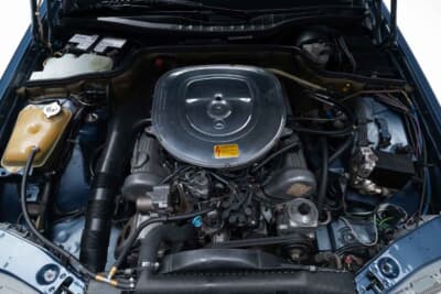 メルセデス・ベンツ「500SEL 5.0 AMG ブルーベリー」（C）Courtesy of RM Sotheby's