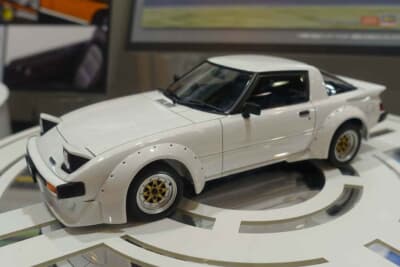 ハセガワ：1/24スケール マツダSA22型サバンナRX-7（カスタムバージョン）