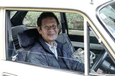 スバルff-1 1300Gスポーツ:コッパディ東京が行われるイタリア街へと現れたのは、スバルの独創的なメカニズムと技術力に興味を持ち、40年前から乗り続けているという辻下さんの1970年式スバル ff-1 1300Gスポーツ