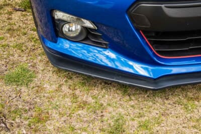 スバル BRZ：STIのフロントスポイラーやサイドスポイラーが装着されていた