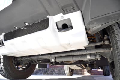 イネオス「グレナディア」：フロント及び、リアのリジットアクスルと、ハイロー2速トランスファーはイタリアのカッラーロ社製を使用する