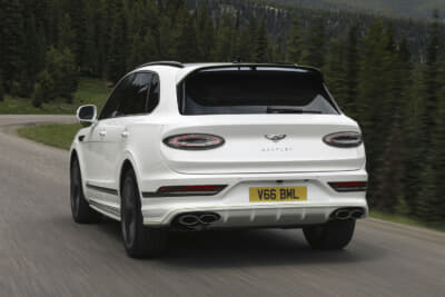 ベントレー ベンテイガ スピード：最高速度は310km/h。0-100km/h加速はわずか3.6秒を達成