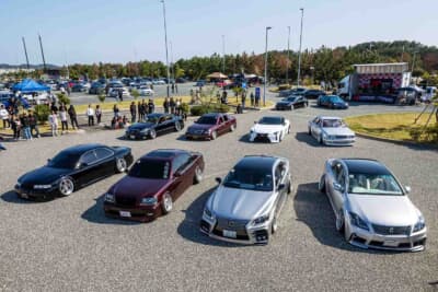 参加者投票によって選ばれた10台のアワード受賞車たち