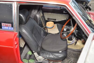 日産 サニークーペ：ブラックを基調としてインテリア