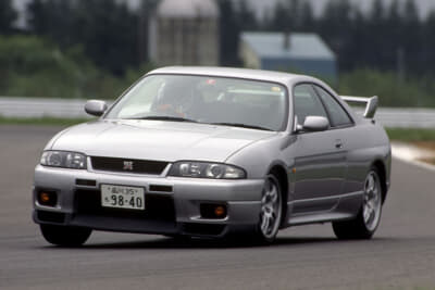 日産BCNR33型スカイラインGT-R