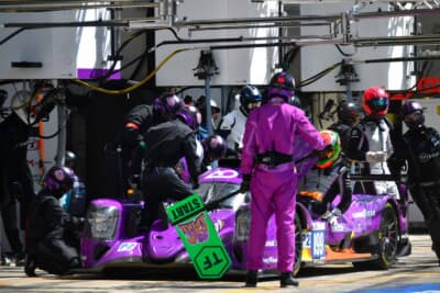 アメリカから参戦するLMP2クラスのチーム。紫が特徴的です