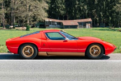 394万2500ユーロ（邦貨換算約6億6400万円）で落札されたランボルギーニ「ミウラSV」（C）Courtesy of RM Sotheby's