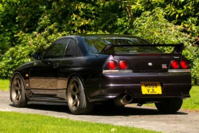 4万1340ポンド（邦貨換算約800万円）で落札された日産「スカイラインGT-R（BCNR33）」（C）Bonhams