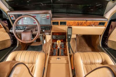 価格応談にて継続販売のアストンマーティン「ラゴンダ」（C）Courtesy of RM Sotheby's