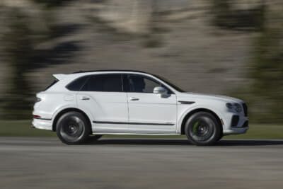 ベントレー ベンテイガ スピード：先代のW12エンジン搭載のベンテイガ スピードを超えるパフォーマンスと俊敏さを実現