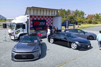 この日は、トヨタ 新型クラウンのカスタム車3台も特別展示された