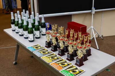 15年目を迎えた東北660選手権。クラス優勝者にはゼッケンを製作するエムズファクトリーより、限定ステッカーが贈呈された