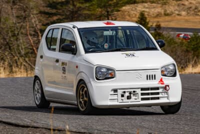 3クラス10位だった59＃塩山自動車 白アルト。スズキ HA23型アルトやダイハツ L275型ミラが主力だった塩山自動車が、満を持してスズキ HA36型アルトを投入してきた