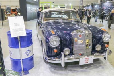 W180型シリーズはタイヤがボディの中に納まる近代的なデザインを採用していた