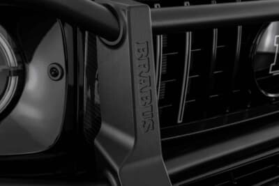 ブラバス XL 800：ブラバス製フロントプロテクションバーにもロゴ文字が入る