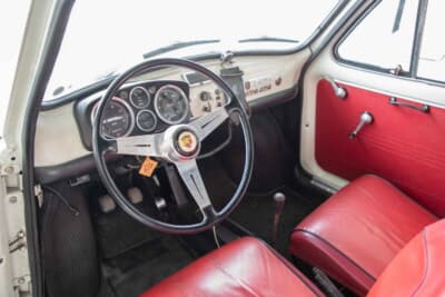 フィアット アバルト595SS：イエーガー・アバルト製の専用4連メーター