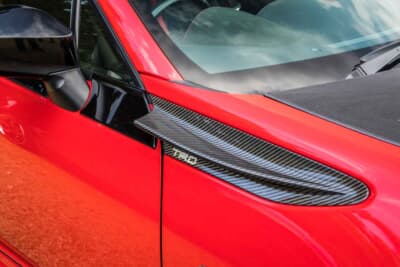 トヨタ 86：サイドスタビライジングカバーも装着している