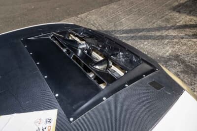 スズキ EA11R型 カプチーノ：ラジエータを大容量化すると同時に、ボンネットにダクトを開け熱を効率よく排出する