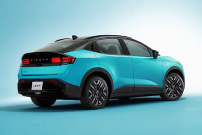 日産 リーフ：ファストバックのようなシルエット。従来モデルよりSUV的なフォルムだ