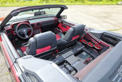 トヨタ セリカ コンバーチブルGT-S：各種カスタムオーディオや立体感を演出する専用モール、パネルカバーを製作してセット