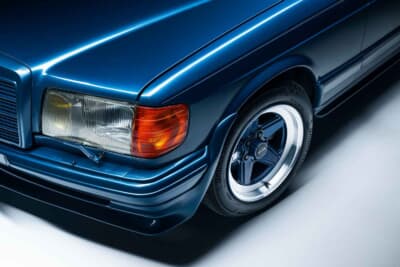 メルセデス・ベンツ「500SEL 5.0 AMG ブルーベリー」（C）Courtesy of RM Sotheby's