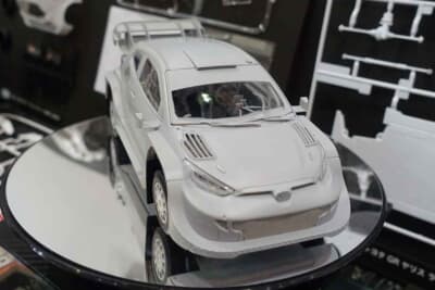 プラット：2023年のWRCマシン、GRヤリスの1/24スケールがワールドプレミアされた