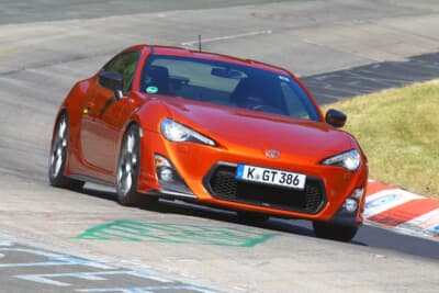 タイヤの銘柄を見れば、そのドライバーがどんなテイストで走行するのかが想像できる