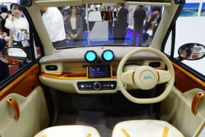 AIM EVM：アンドロイドオートとアップル・カープレイに対応したディスプレイが標準装備されるから、ナビに困ることもない