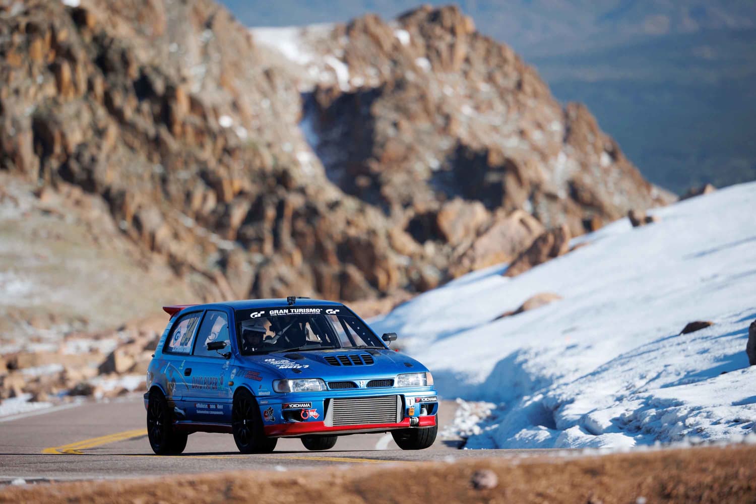 MILES AND MILES　レーザーディスク 標高4000m超の頂きを目指す世界で2番目に古いレース！日本人3