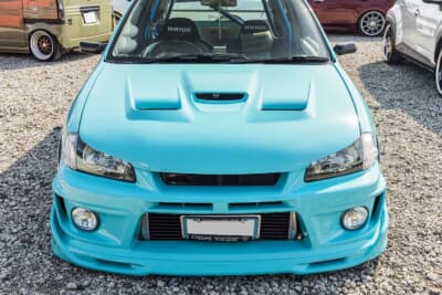 トヨタ スターレット：フロントバンパーとボンネットはバリス製。バッドフェイス化したカスタムを施している