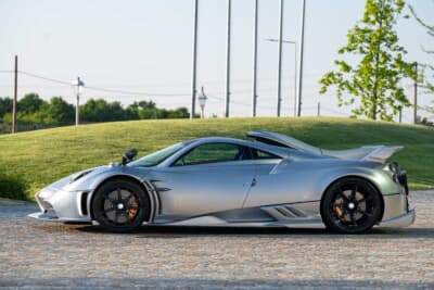 パガーニ イモラ：乾燥重量はわずか1246kgで、パガーニの情熱、エレガンス、革新へのコミットメントを体現している