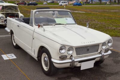 トライアンフ ヴィテス コンバーチブル：ほかのイベントでコンバーチブルを目にする機会はなかなか少ない