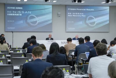 グローバル販売は335万台で、売上高は前年度比525億円減の12兆6332億円。そのうち営業利益は4989億円の698億円減、純利益は6709億円減の損失と発表した