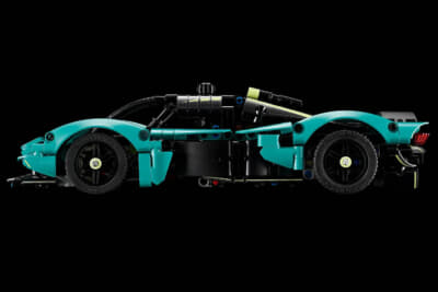 LEGO テクニック アストンマーティン・ヴァルキリー：ボディカラーはポディウム・グリーン