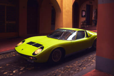 すべてのカスタマイズは「メイド・イン・イタリー」の象徴ともいえるサンタガタ・ボロネーゼの工房内で一貫して行われている