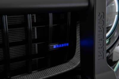 ブラバス XL 800：フロントグリルには小さく「BRABUS」のエンブレムも備わる