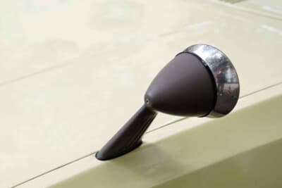 スバルff-1 1300Gスポーツ:砲弾型のフェンダーミラーのデザインもスポーティさを強調している