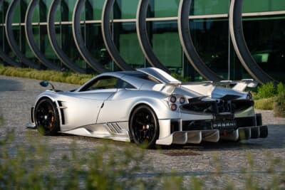 パガーニ イモラ：エンジンはメルセデスAMG製のV12で、最高出力850ps、最大トルク1100Nmを発揮する
