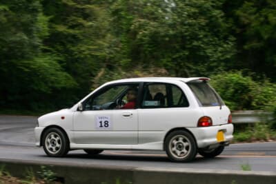 スバル ヴィヴィオRX-R：30年以上前にカスタムした当時の姿で参加